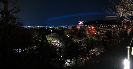 パノラマ写真　清水寺ライトアップ　本堂遠望