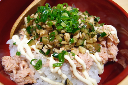 だしとシーチキンの手抜き丼