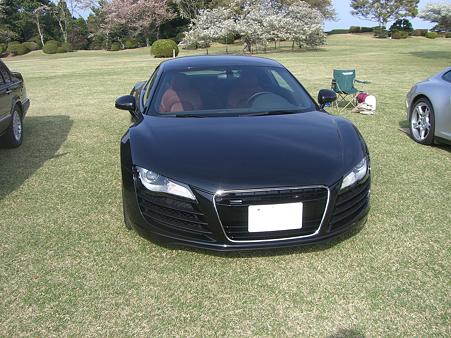 R８