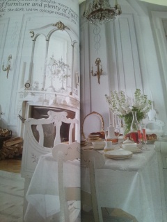 ROMANTIC HOMES