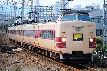 こうのとり16号 381系 FH63編成