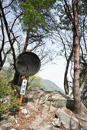 d9011050515