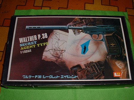 LS(エルエス)の ( 旧松尾社)初代「ワルサーP.38 シークレットエィジェント」 パッケージ Doburoku-TA